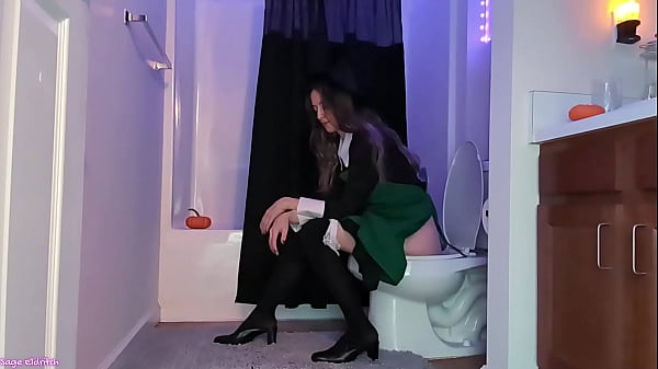 Starbucks Witch Sage Eldritch in Pantyhose Peeing [Voyeur] Thumbnail