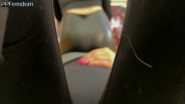 Dominant Gamer Girl Jucy First Time Ignore Facesitting And Ass Worship Lezdom