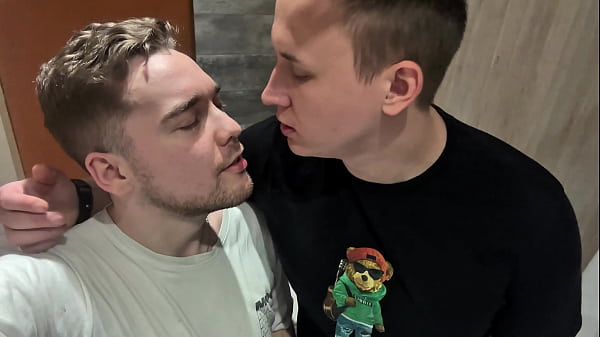 We Peed in Public ALL DAY in Pissing Vlog