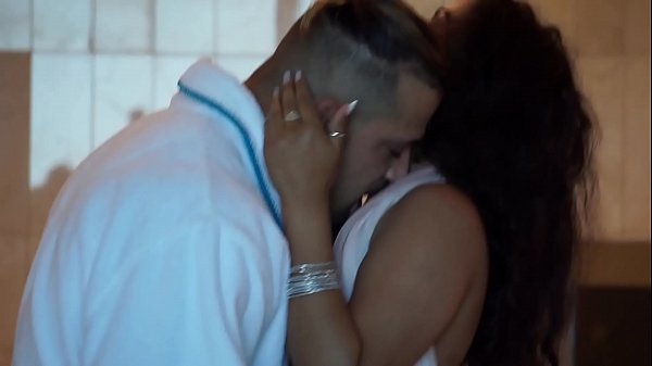 Desi Dhabi Making love to Boyfriend MMS - Maya