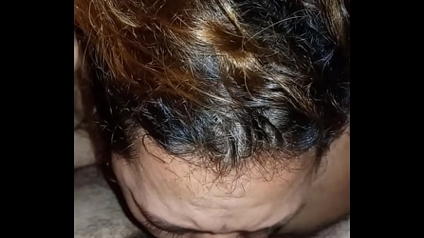 Duci amatőr csaj imádja szopni a nagy szőrös farkam