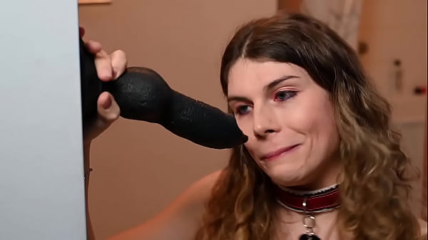 Zeta Paws Dildo Deepthroat