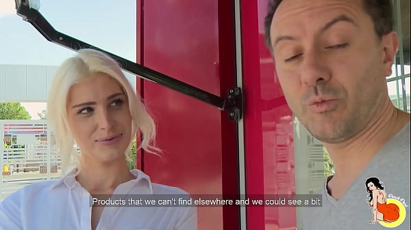 Beautiful Mandy Slim takes a visit and fucking a good one