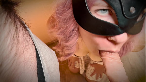 Double blowjob with two dicks