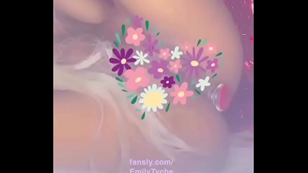 Cute Asian babe buttplug