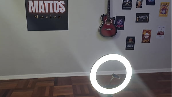 Bastidores da gravação no estudio Mattos Movies com Alice Drummond – A novinha magrinha que adora levar rola no cu e na buceta