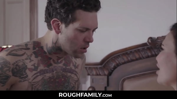 RoughFamily.com ⏩ My Gold Digger Stepmom Needs Cock - Jasmine Jae, Small Hands