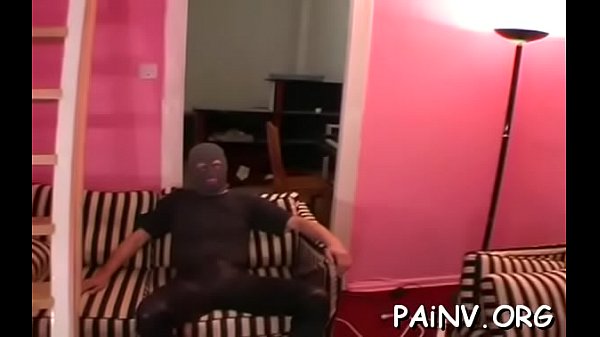 Asiatin zeigt ihre Lingam-Massage Asiatin zeigt ihre Lingam-Massage