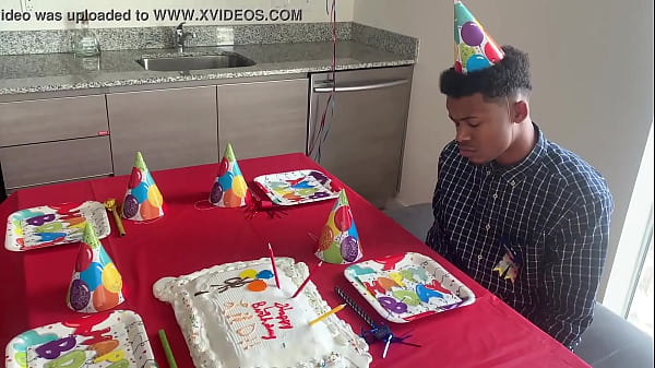 nobody came to my birthday party (instagram @lastlild)