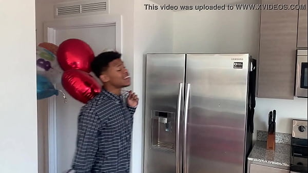 nobody came to my birthday party (instagram @lastlild)