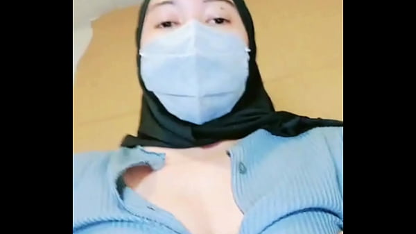 Vídeo viral de namorada usando hijab flagrada fazendo sexo ao vivo