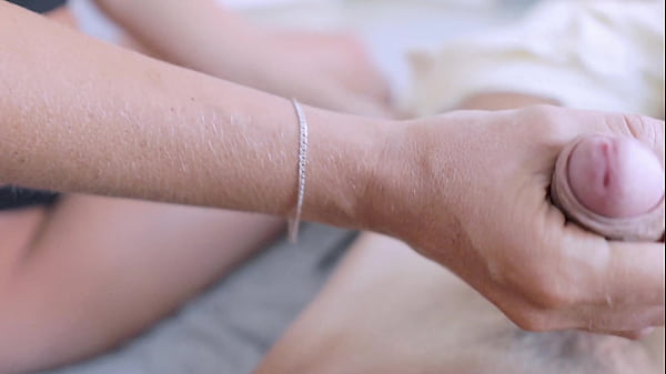 Ukrainian girl is asking for help