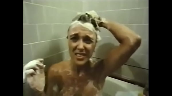 Bits and Pieces: Sexy Nude Girl GIF Thumbnail