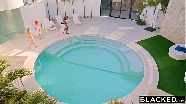 BLACKED Hot MILF Ava seduces stranger at hotel