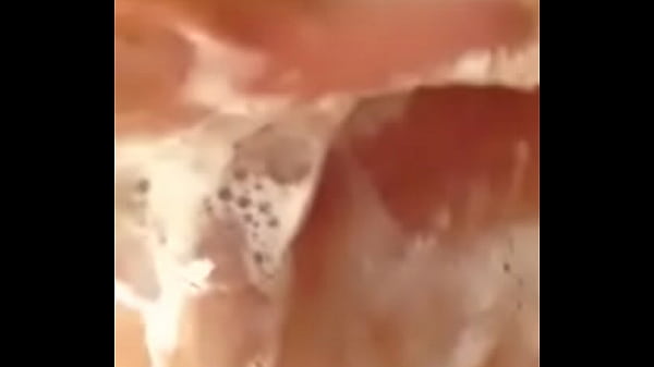 シャワーを浴びながらかなり中国の女の子が自慰行為 XXX ビデオ