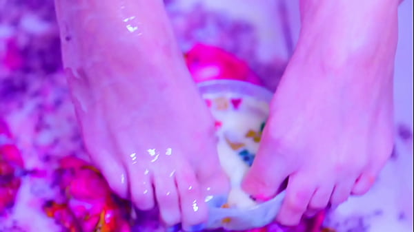 Bia Roman Gets Her Sexy Feet All Messy Thumbnail