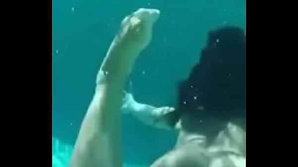 Suck underwater Thumbnail