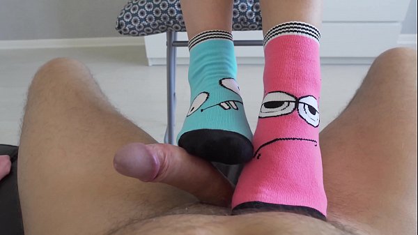 While parents are not at home, Stepsister asked brother to try Socksjob and Footjob for the first time Family therapy 2020