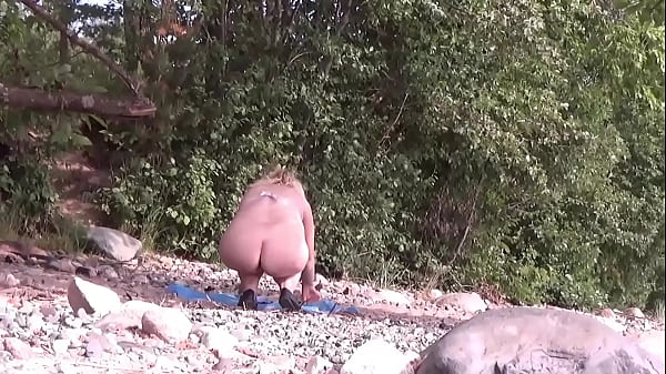 Sex with stranger on coast 2