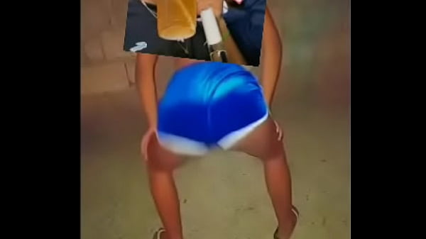 novinha dançando funk