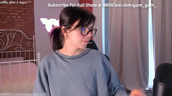 Geeky Nerd With Amazing Body Creamy Pussy Squirting