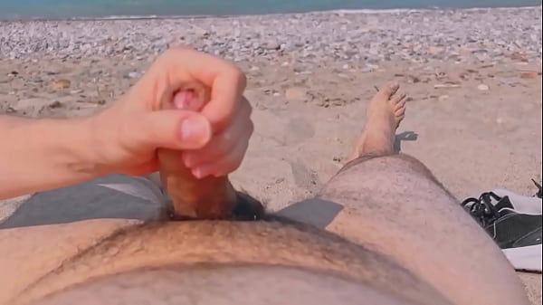 Follo con desconocido en su casa ,se corre en mi cara y en mi coño, me hace gemir como una puta ,doggystyle duro sexo sin condon VIDEO POV EN ESPANOL