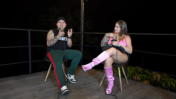 Interview gets out of control and I masturbate until I squirt a lot in public - Sara Blonde