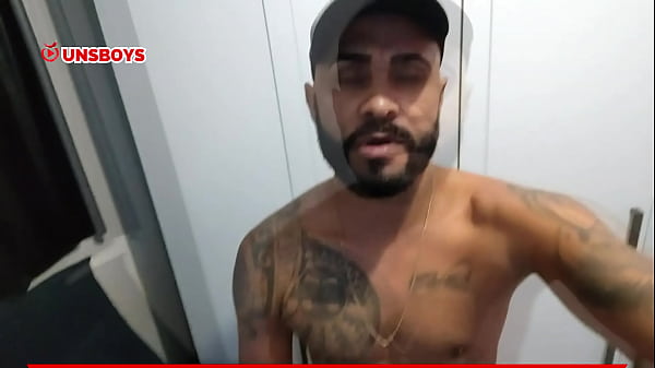 Uma gozada gostosa ao amanhecer