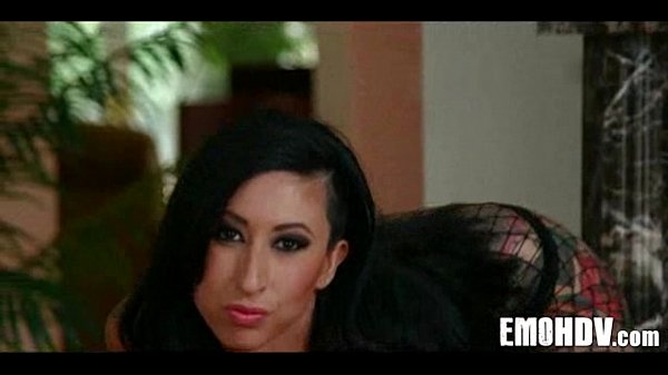 Emo Slut met Tattoos, Hardcore Fuck
