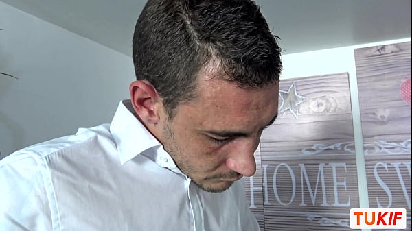 Skinny French Chloé does a prostate massage while she sucks