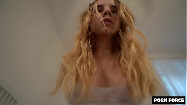 cumming deep inside her 18 year old teen pussy was the best feeling ever nutting deep inside mona blue