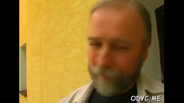 Dirty Vera adores pipe insertion Thumbnail