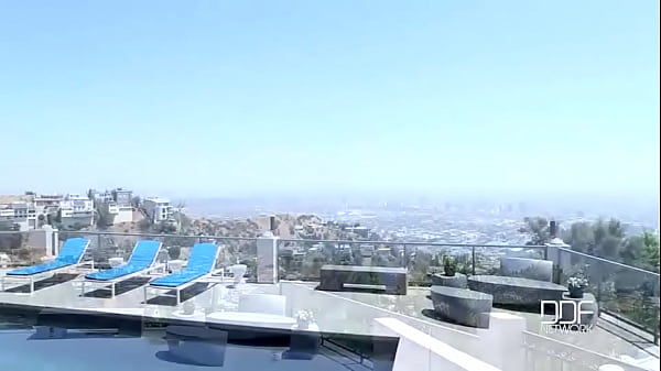 Exame sáfico - gatas peitudas brincam com seus peitos grandes