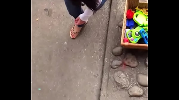 louise sexy feet walking Thumbnail