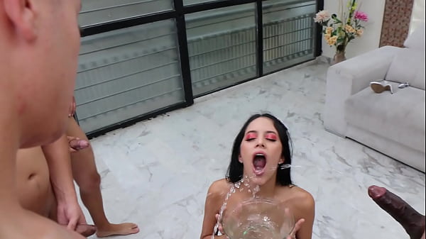 Behind the scenes. MICHELLE ANDERSON - CINDY LUNA - HELEN STAR   pissing. LTP133 Thumbnail