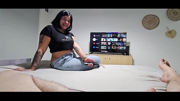 Bunda grande venezuelana engole meu leite