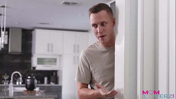 Stepmom Mandy Rhea Like Boy Toy S1-E9 With StepDaughter Molly Little