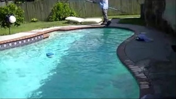 Having Some Fun with the Poolguy XXX Videos Porn & Jav - PORN.9LOAD.COM