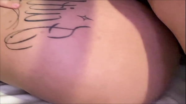 Sentindo um pau enorme no cuzinho . ANAL DOLORIDO COM GEMIDOS