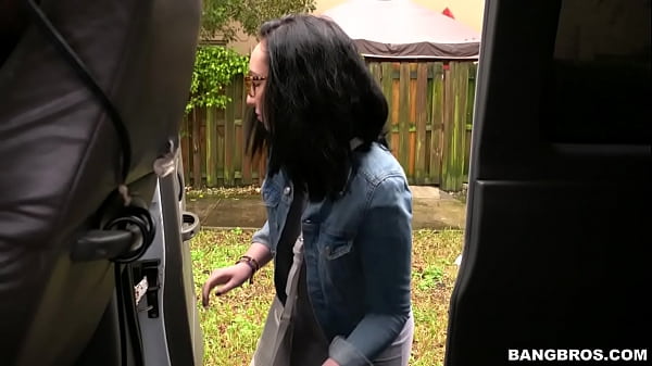 BANGBROS - Southern PAWG Named Scarlett Goes For Wild Ride On The Bang Bus