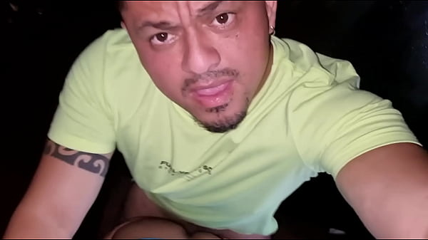 COMI UM MECÂNICO DOTADO JUNTO COM OUTRO SAFADO QUE MAMOU MUITO O PAUZÃO DO CARA, ME DEU UM TESÃO DA PORRA