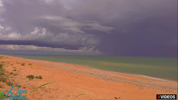 Stranger cum in my pussy on the beach