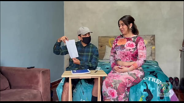 Latina milf me ayuda a estudiar anatomía!