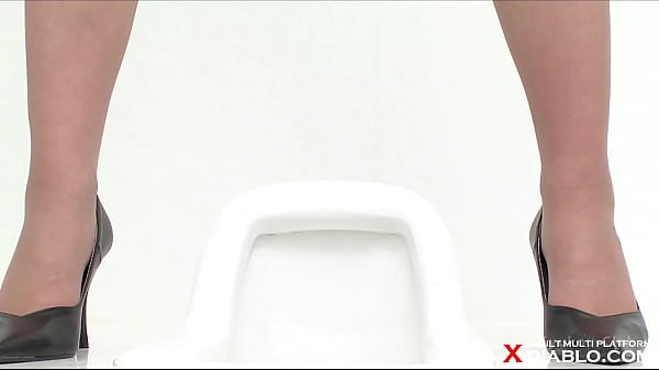 OL制服トイレ放尿　～女の子が一番恥ずかしい放尿シーンをじっくり鑑賞～