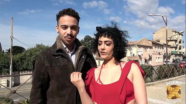 Azylis adore se faire baiser dans tous les sens par son copain