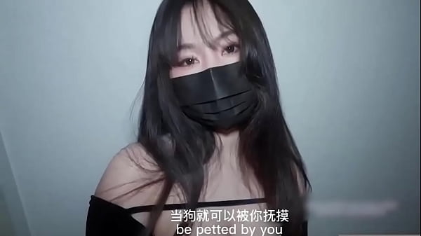 美少妇穿着丝袜高跟勾引折磨猛男，大哥实在受不了射了美女一脚