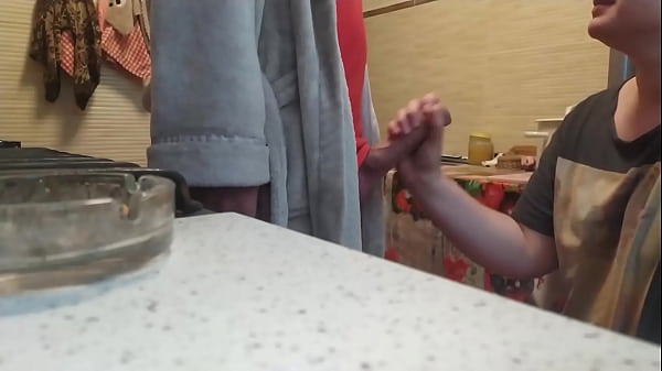 Came to smoke and got a blowjob with cum in the throat