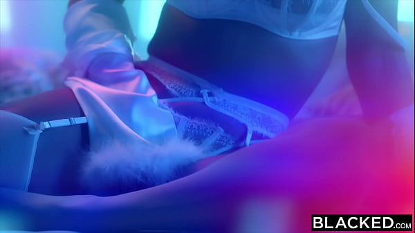 BLACKED Gorgeous MILF Penny fulfills her BBC fantasies