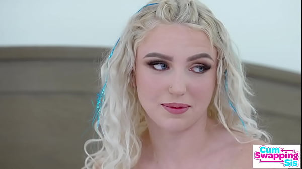 Stepsis Says Doesn't sucking on this popsicle make you think about sucking dick?!