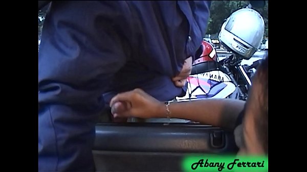 Batendo Punheta para os Moto Boys no meio da Rua Movimentada